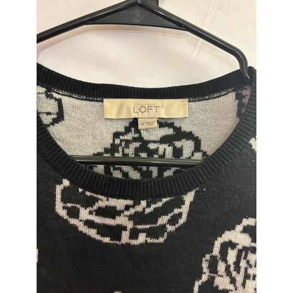Women’s LOFT Black White Rose Print Sweater Size M – $70 - Picture 3 of 4